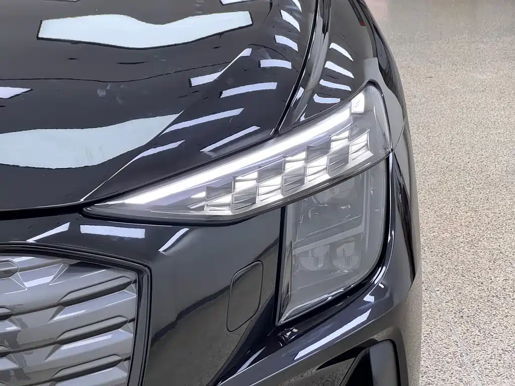 Audi Q5 e-tron — миниатюра 8