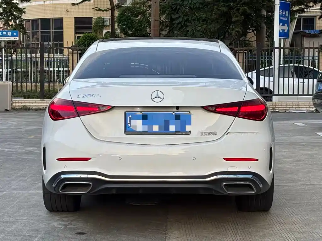 Mercedes-Benz C-Class — миниатюра 6