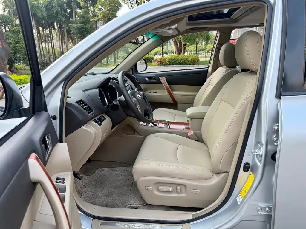 Toyota Highlander (Import) — миниатюра 15