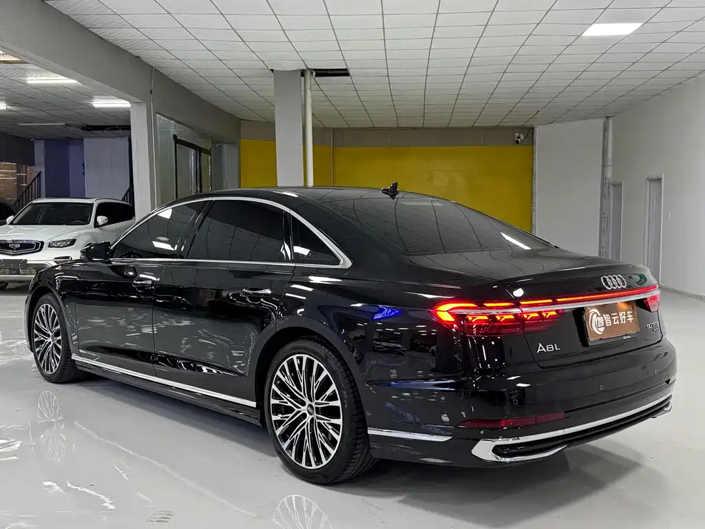 Audi A8 — миниатюра 7