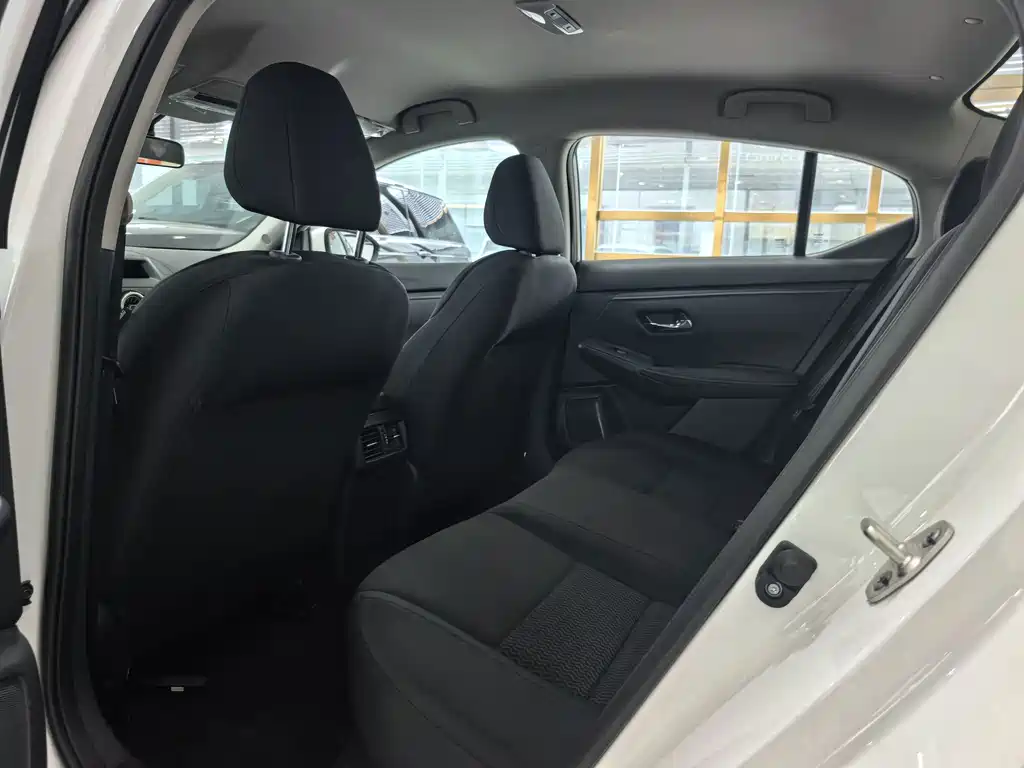 Nissan Sylphy — миниатюра 7