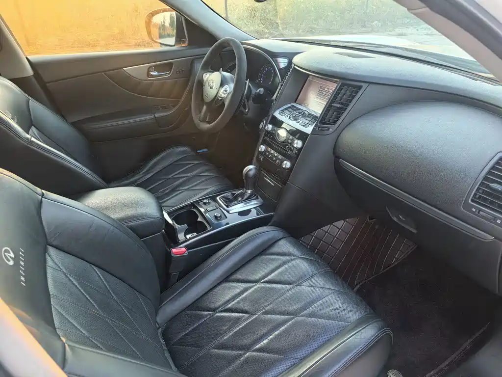 Infiniti FX — миниатюра 6