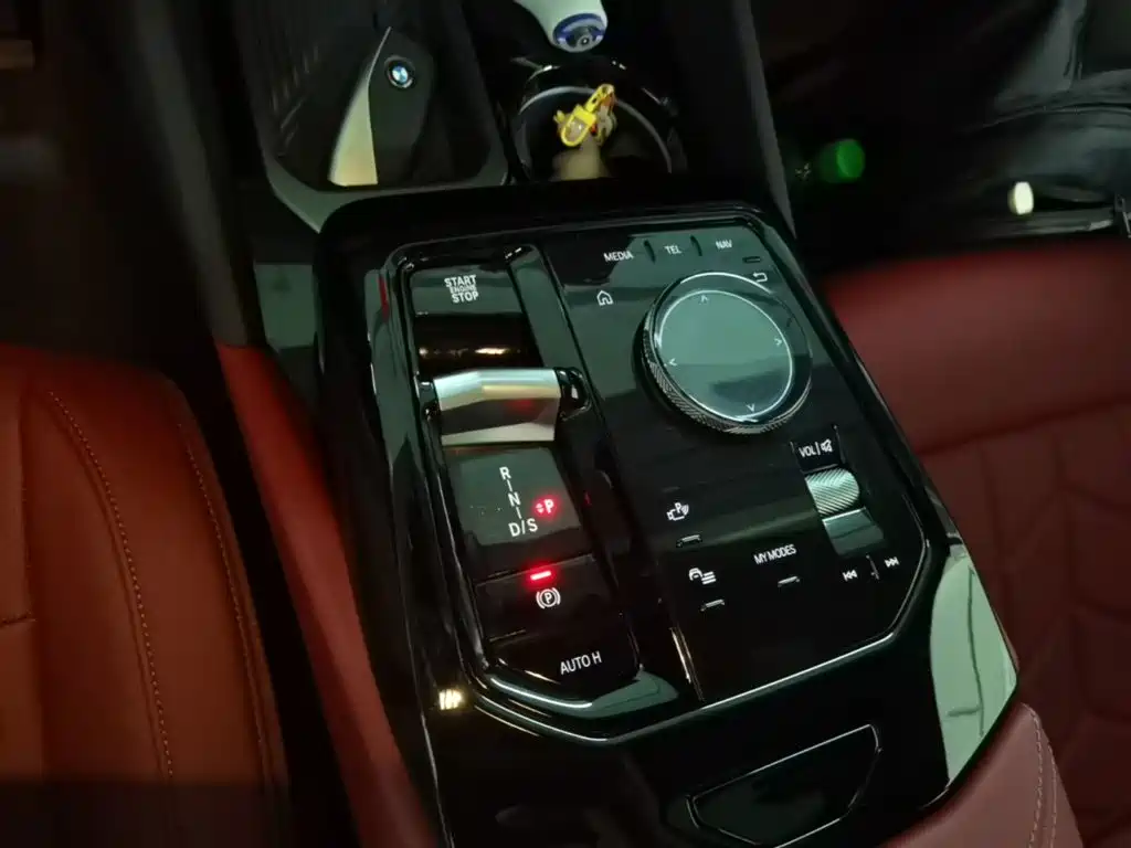 BMW 5 Series — миниатюра 14
