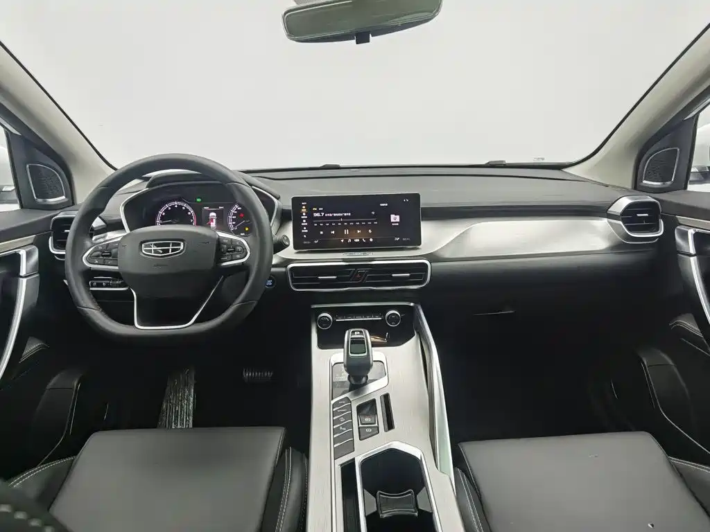 Geely Binyue — миниатюра 5