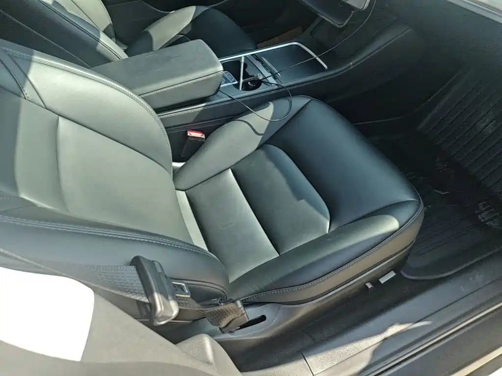 Tesla Model 3 — миниатюра 25