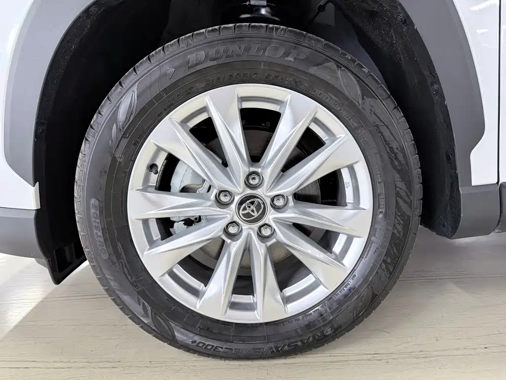 Toyota Corolla Cross — миниатюра 11