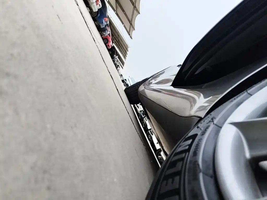 Tesla Model 3 — миниатюра 22