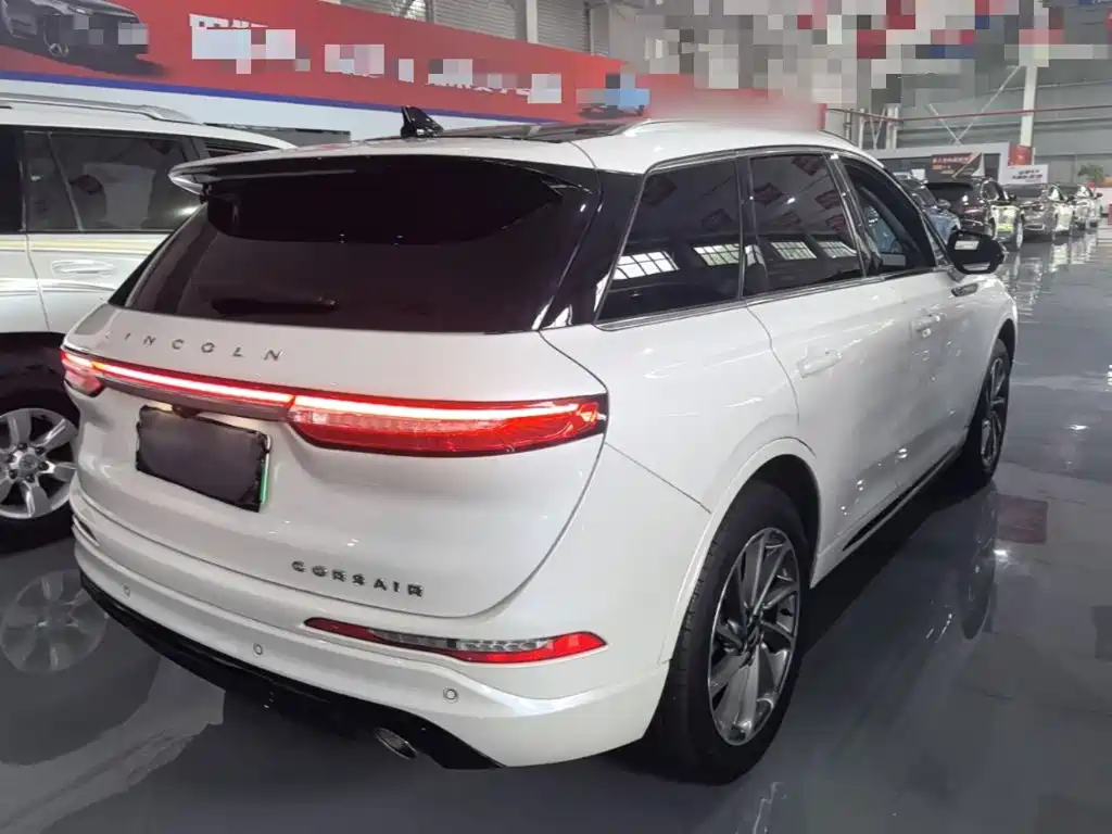 Lincoln Corsair Hybrid — миниатюра 7