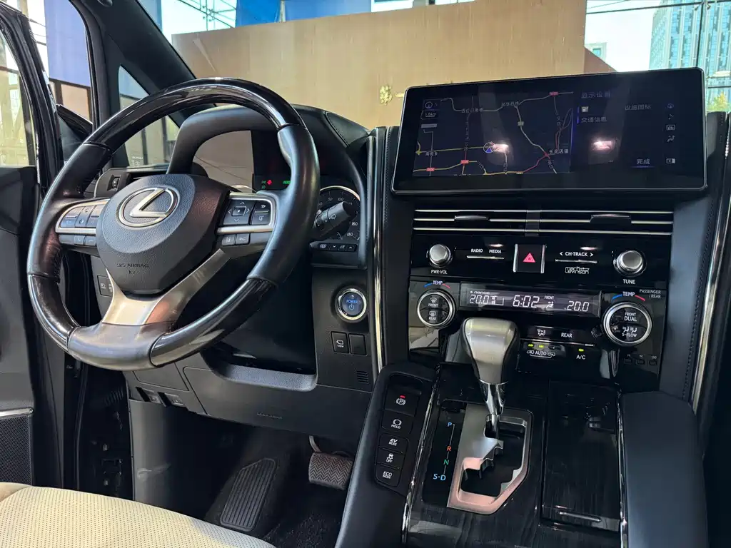 Lexus LM — миниатюра 33