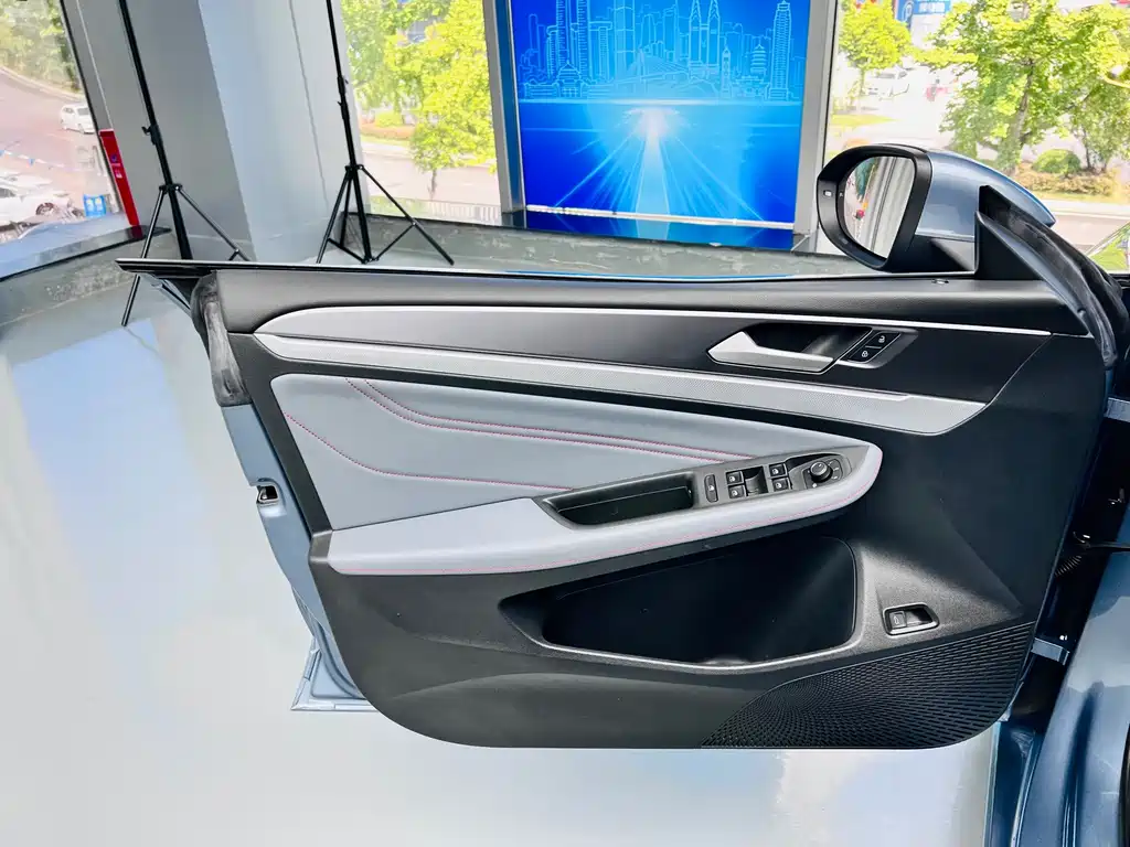 Volkswagen Lamando — миниатюра 11