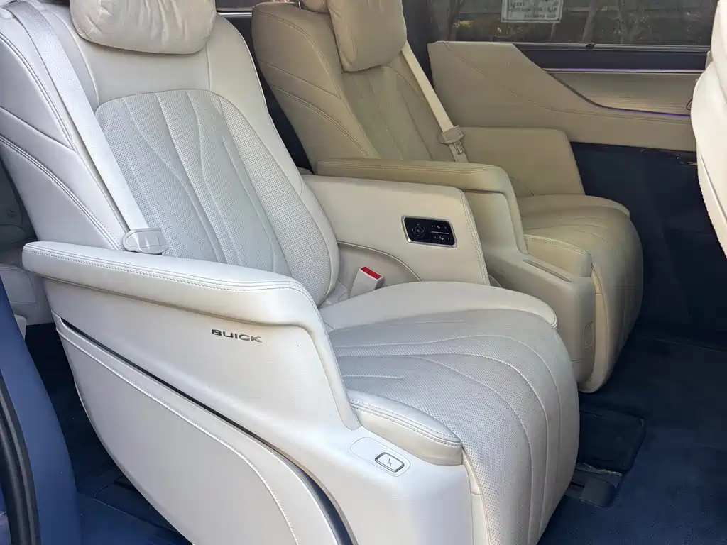 BUICK GL8 NEW ENERGY