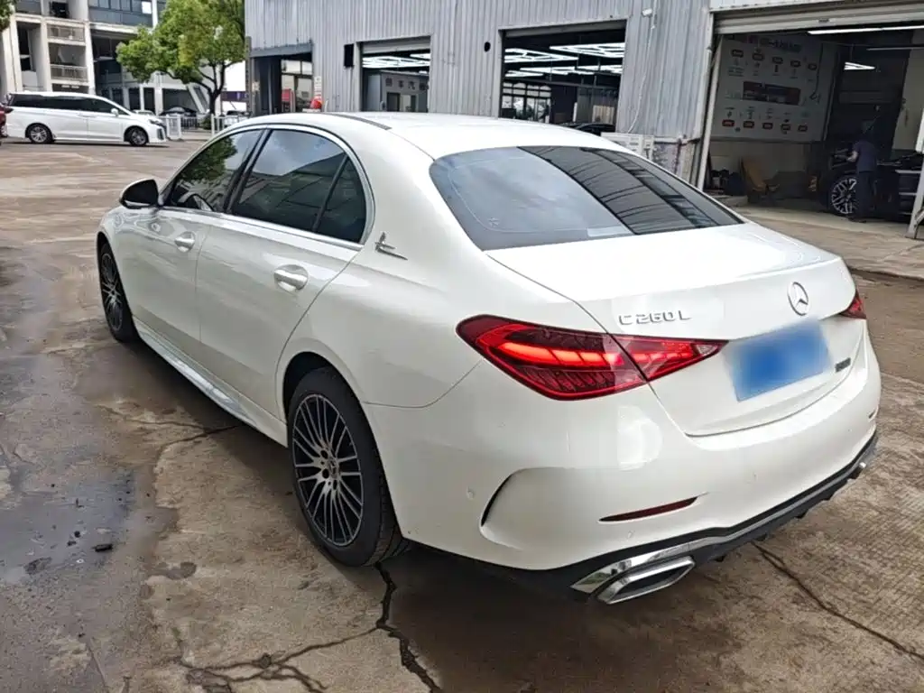 Mercedes-Benz C-Class — миниатюра 5