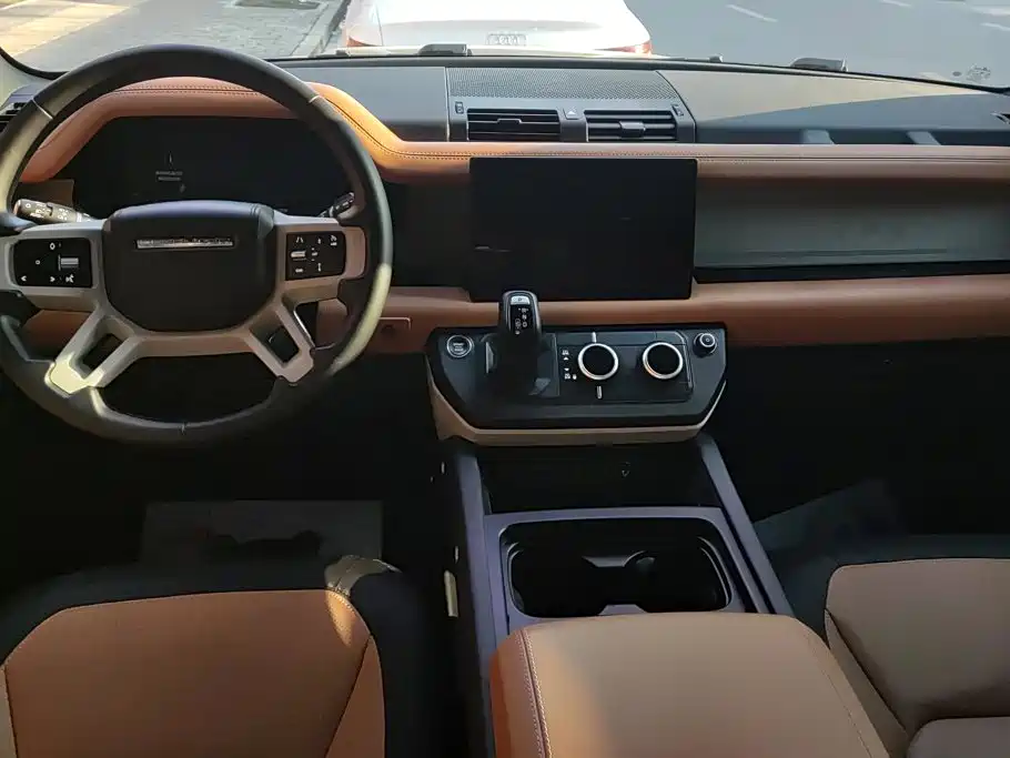 Land Rover Defender — миниатюра 12