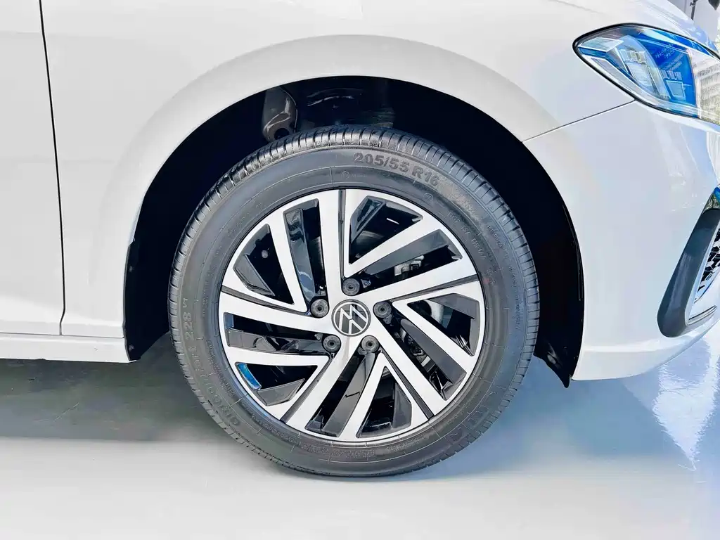 Volkswagen Lavida — миниатюра 4