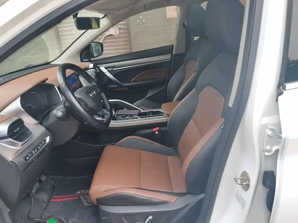 Geely Binyue — миниатюра 15