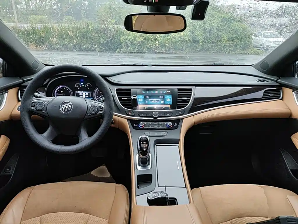 Buick LaCrosse — миниатюра 10