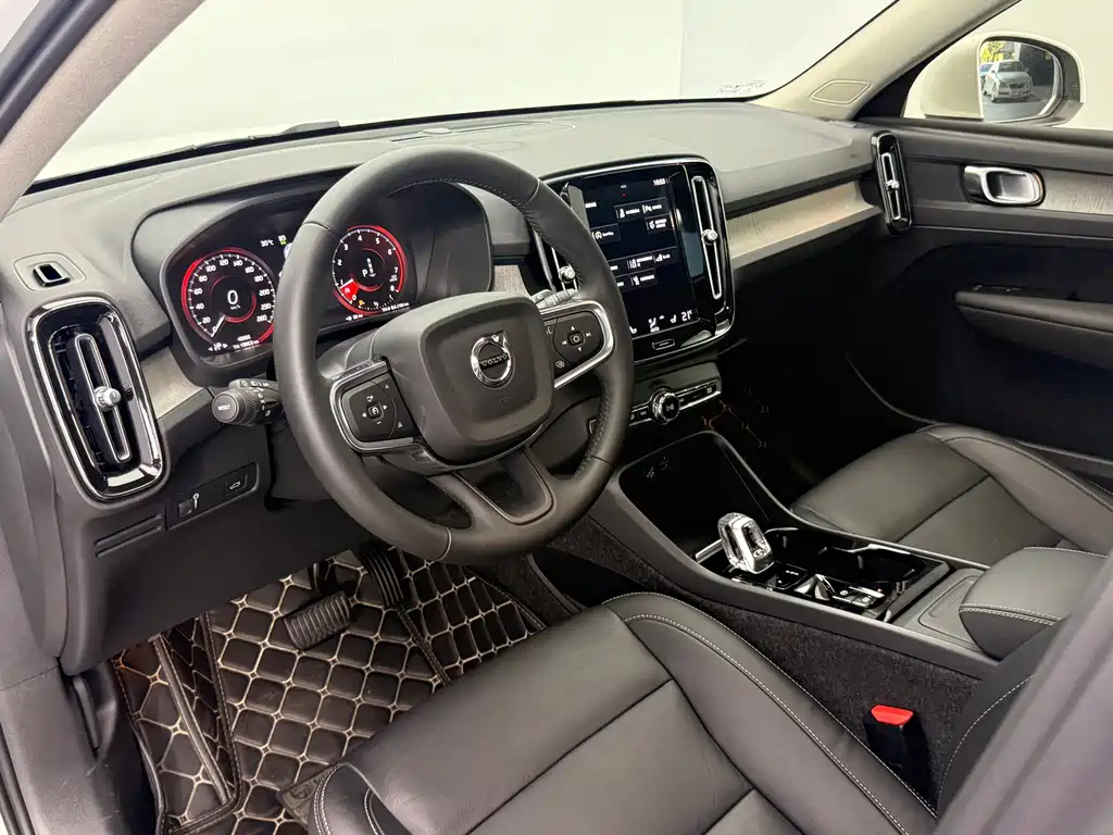 Volvo XC40 — миниатюра 14