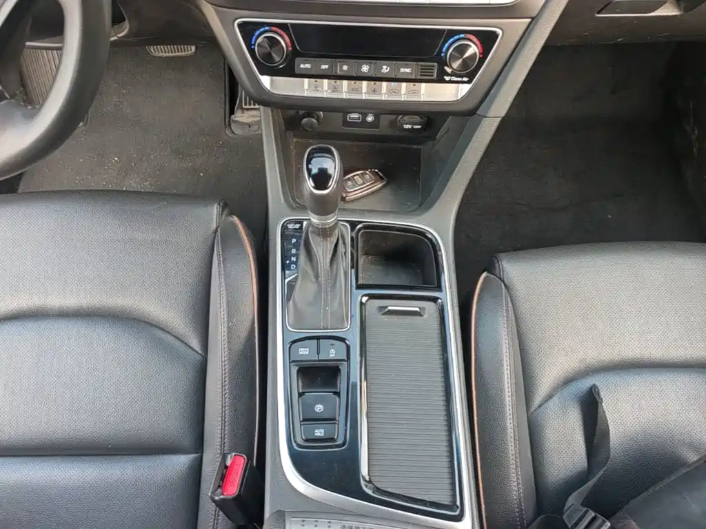 Hyundai Sonata — миниатюра 14