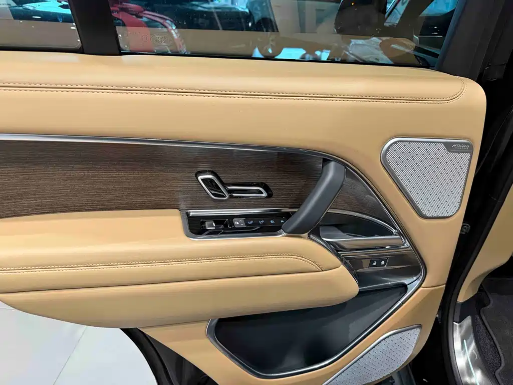 Land Rover Range Rover — миниатюра 14
