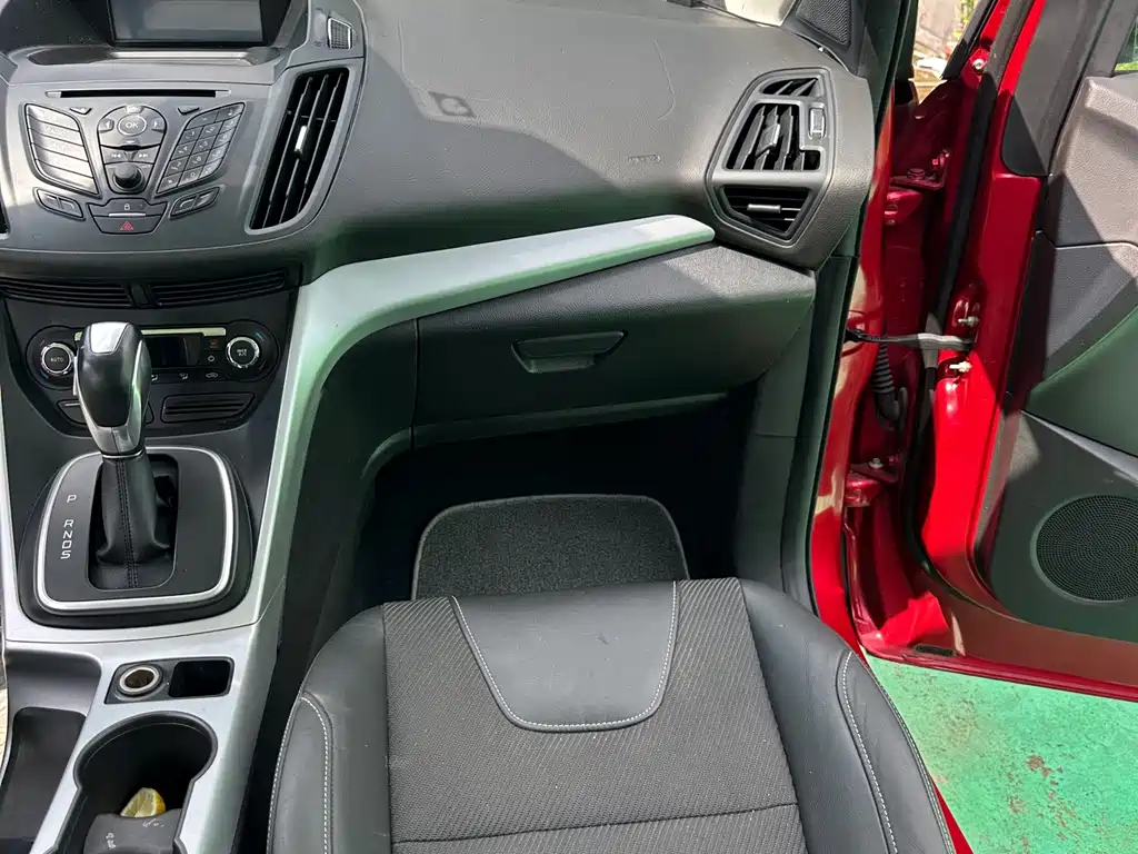 Ford Kuga — миниатюра 21