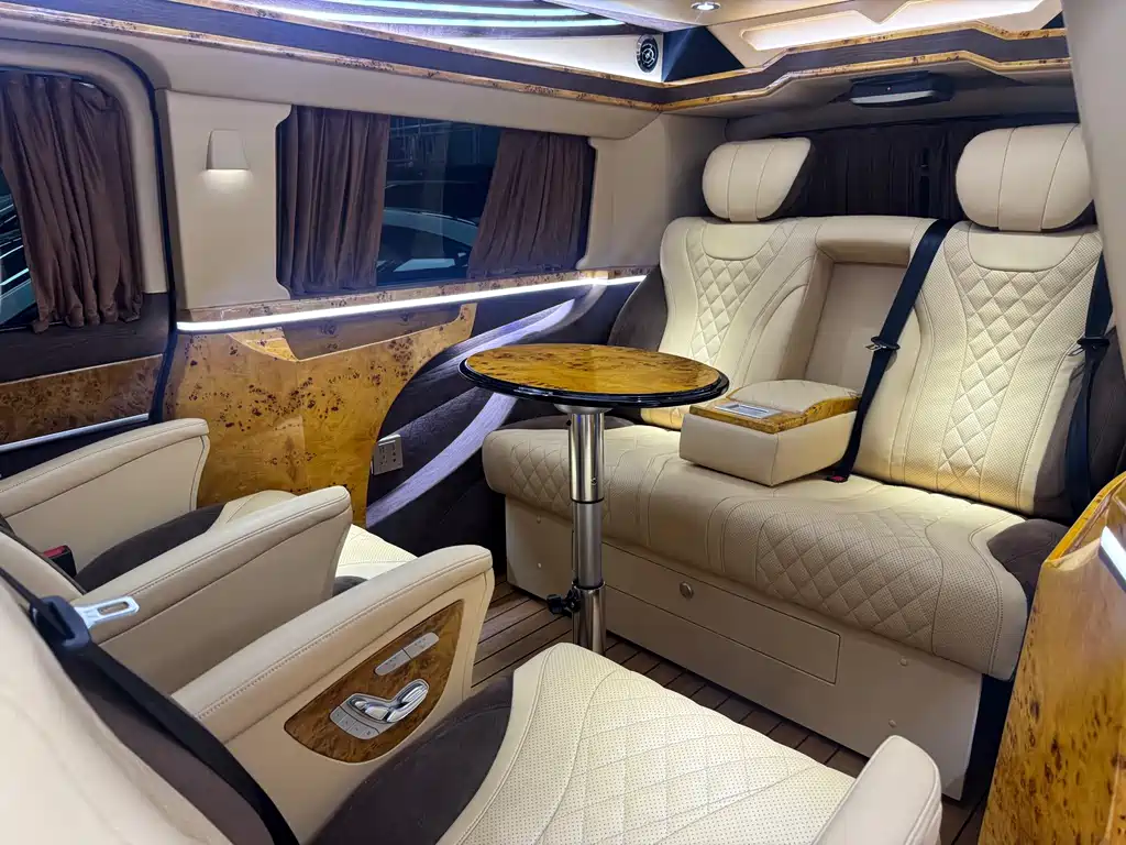 Mercedes-Benz V-Class — миниатюра 10