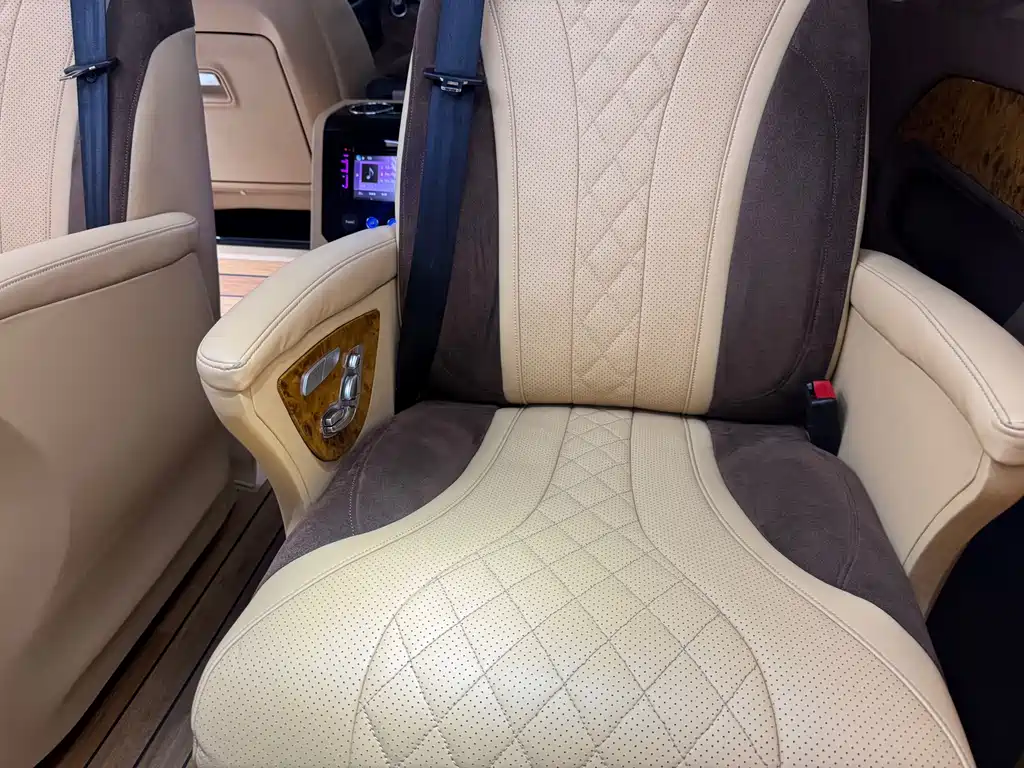 Mercedes-Benz V-Class — миниатюра 13