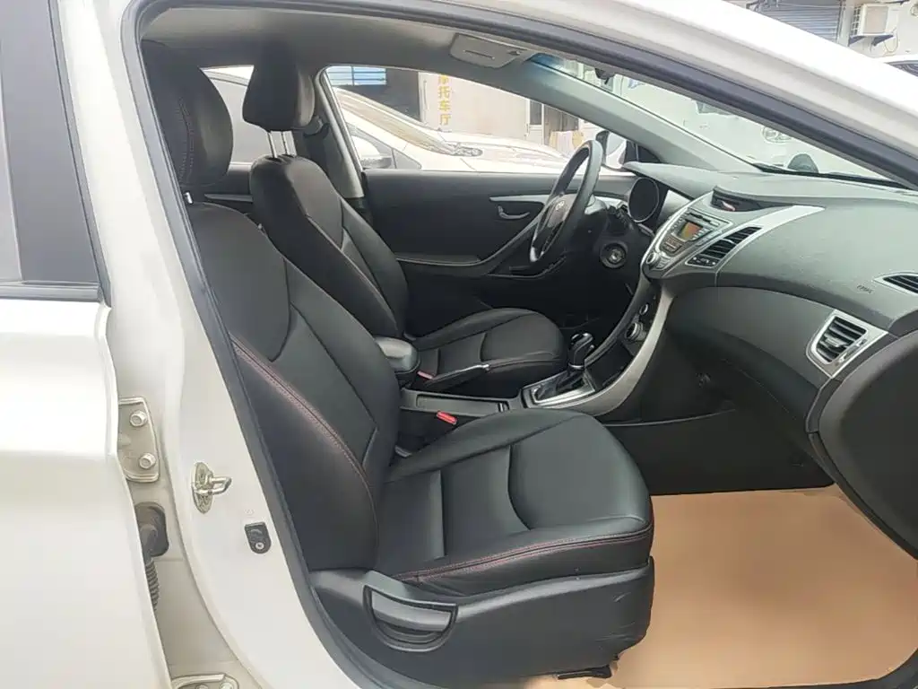 Hyundai Elantra Langdong — миниатюра 25