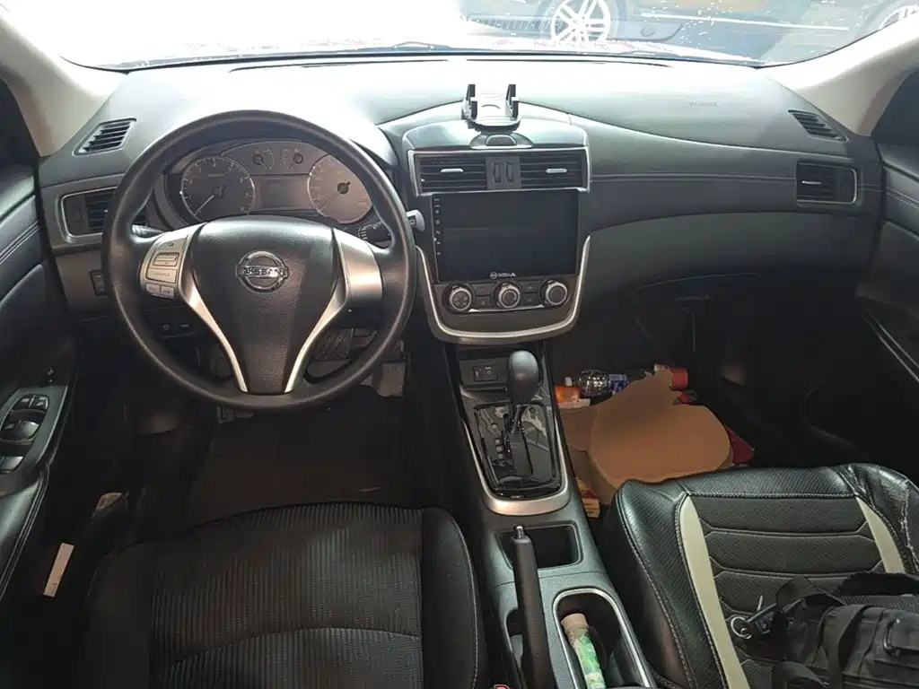 Nissan Tiida — миниатюра 15