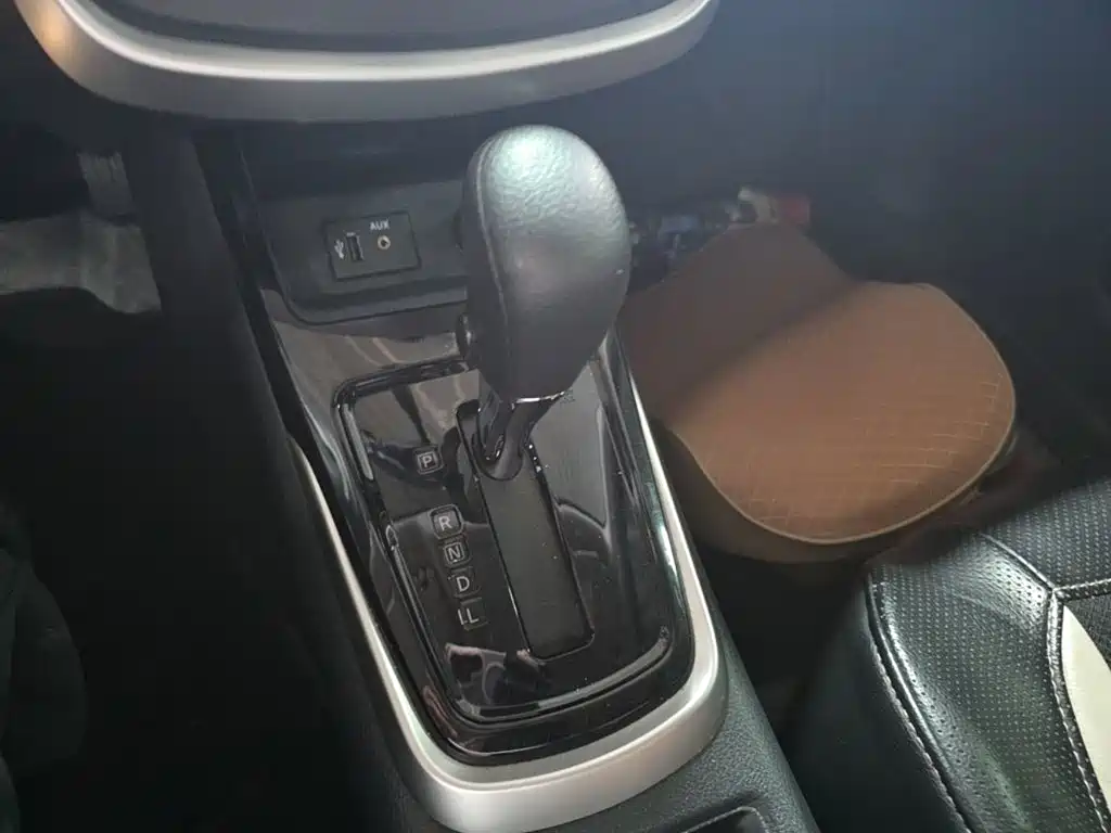 Nissan Tiida — миниатюра 19