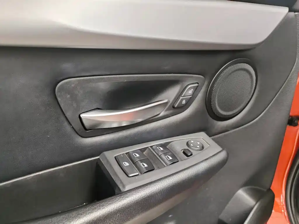 BMW 2 Series Active Tourer — миниатюра 16