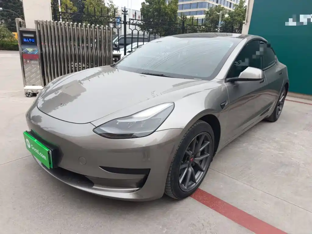 Tesla Model 3 — миниатюра 2