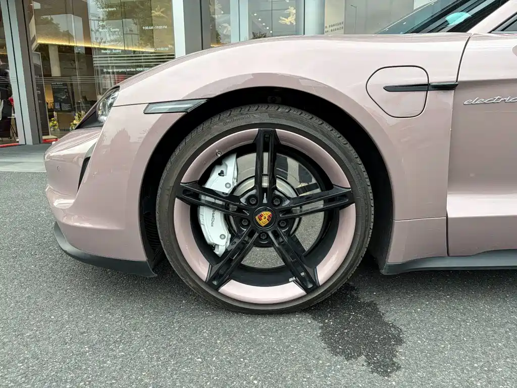 Porsche Taycan — миниатюра 4