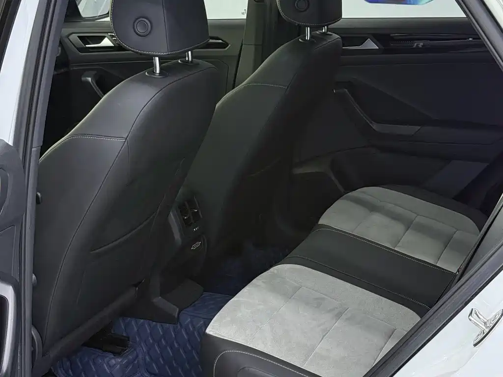 Volkswagen T-Roc — миниатюра 7