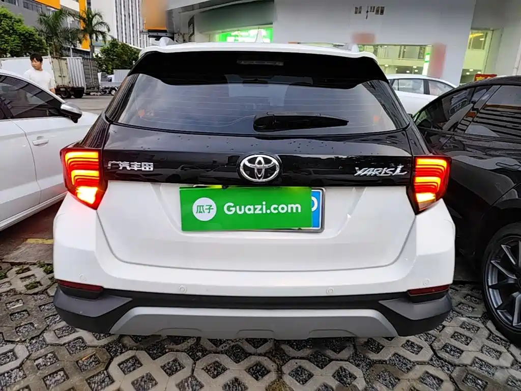 Toyota Yaris L — миниатюра 6