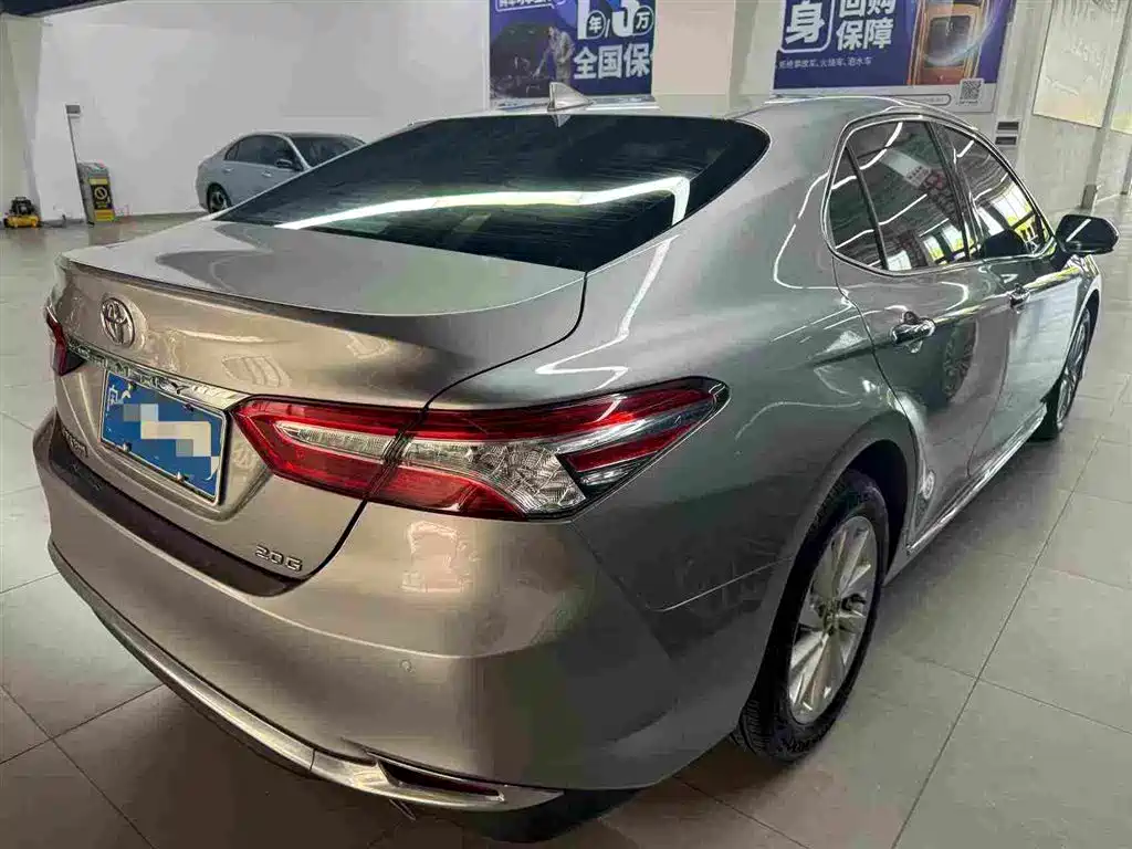 Toyota Camry — миниатюра 6