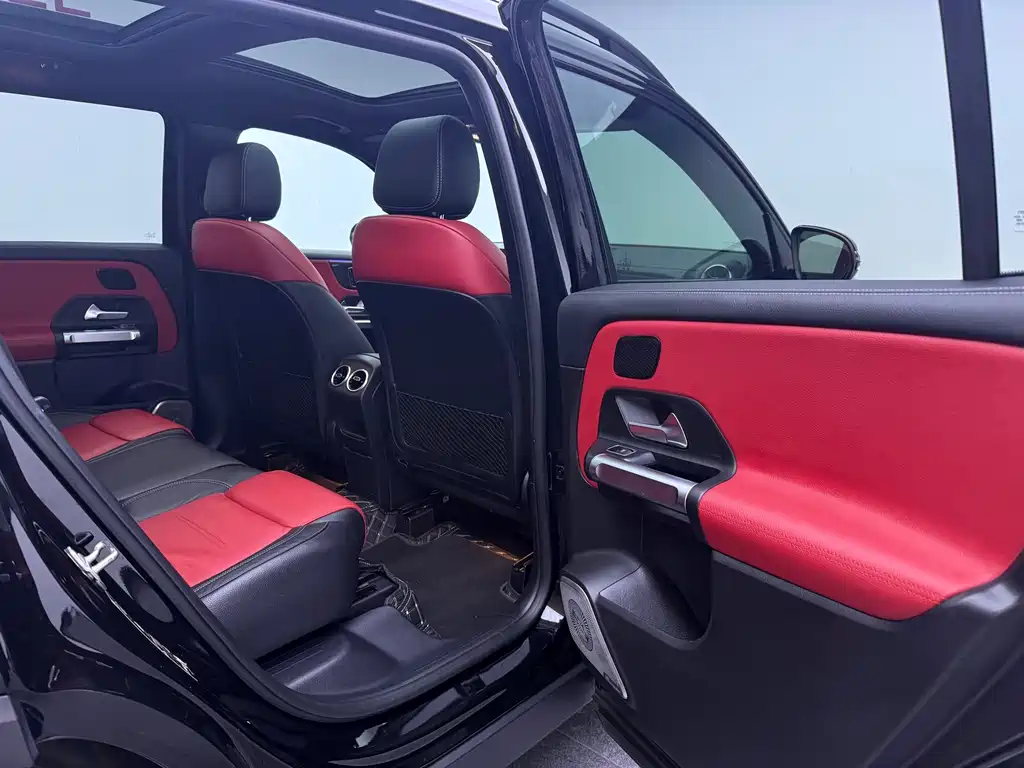 Mercedes-Benz GLB AMG — миниатюра 8