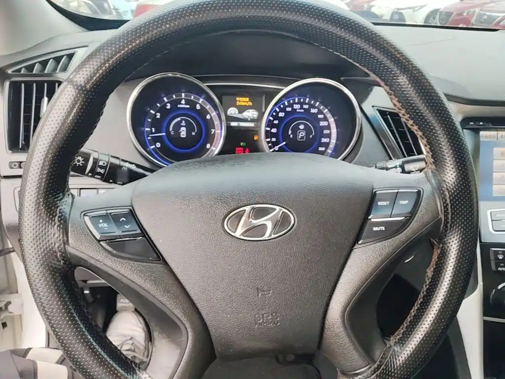 Hyundai Sonata — миниатюра 11