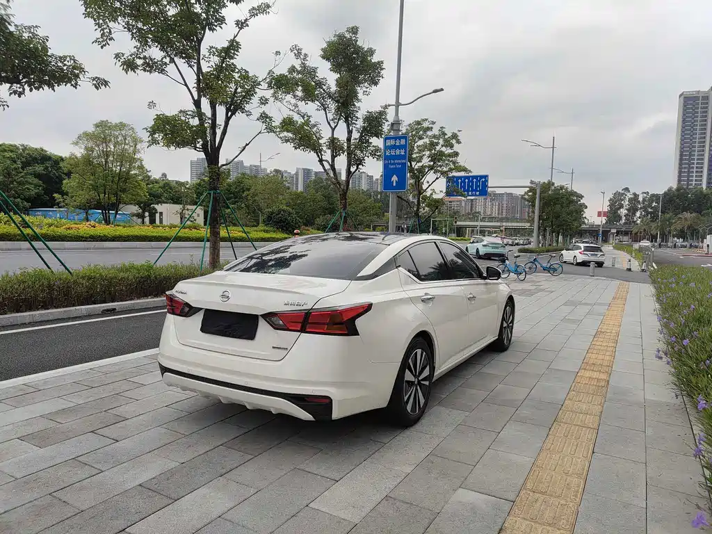 Nissan Teana — миниатюра 7