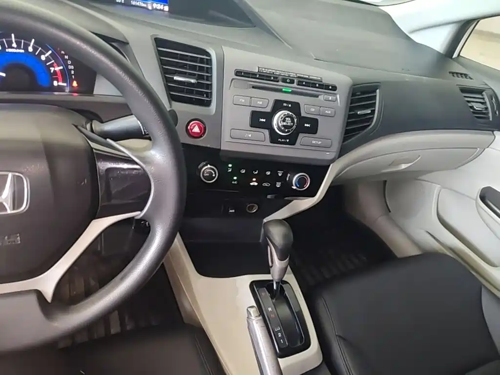 Honda Civic — миниатюра 10