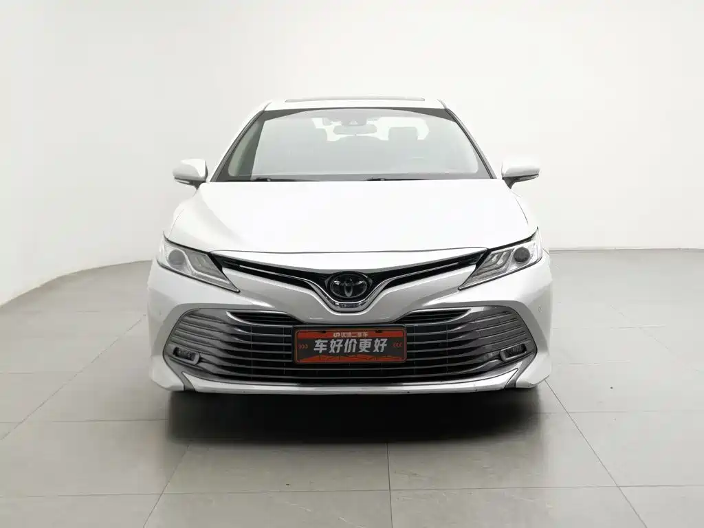 Toyota Camry — миниатюра 3