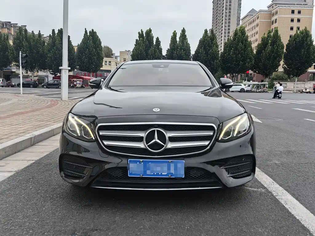Mercedes-Benz E-Class — миниатюра 3