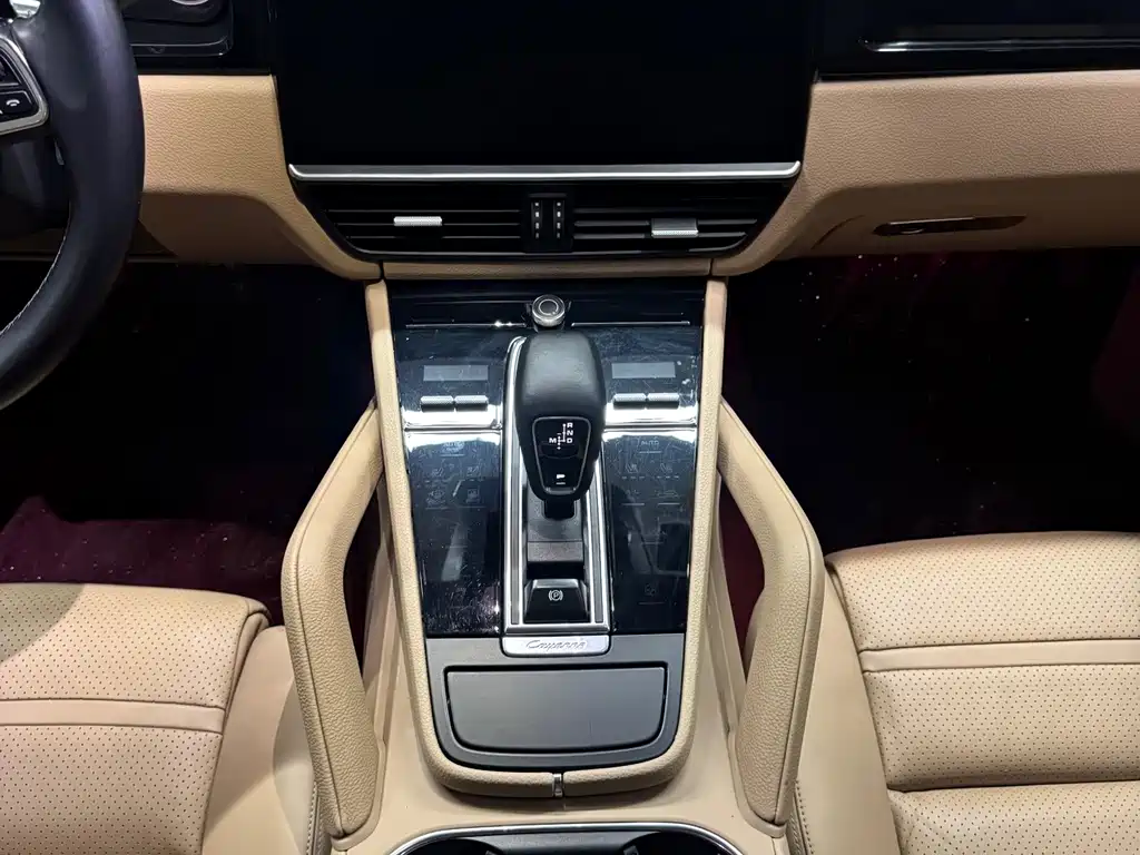 Porsche Cayenne — миниатюра 8
