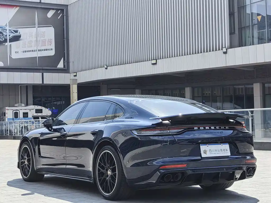 PORSCHE PANAMERA