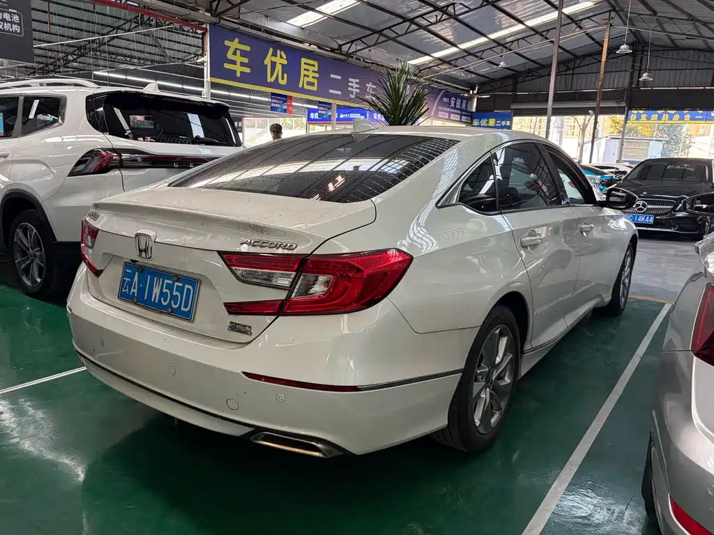 Honda Accord — миниатюра 9