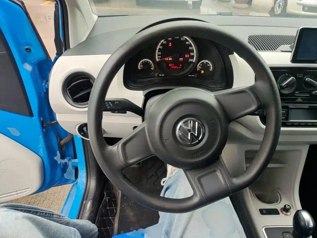 Volkswagen up! — миниатюра 11