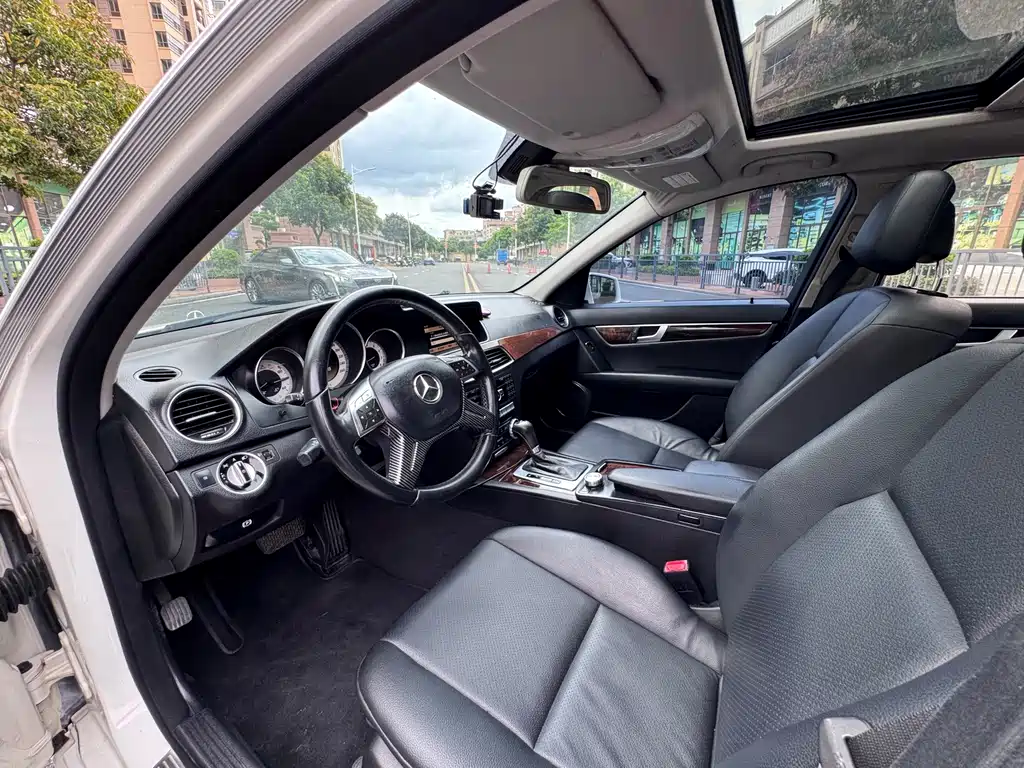 Mercedes-Benz C-Class — миниатюра 9