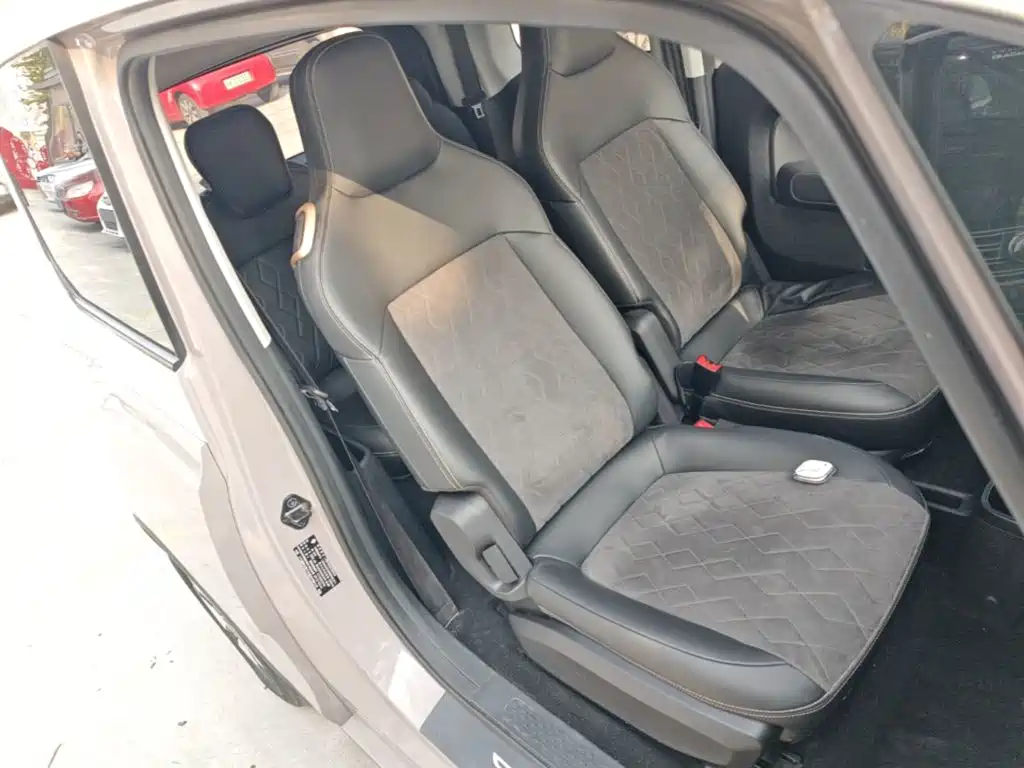 Baojun KiWi EV — миниатюра 25