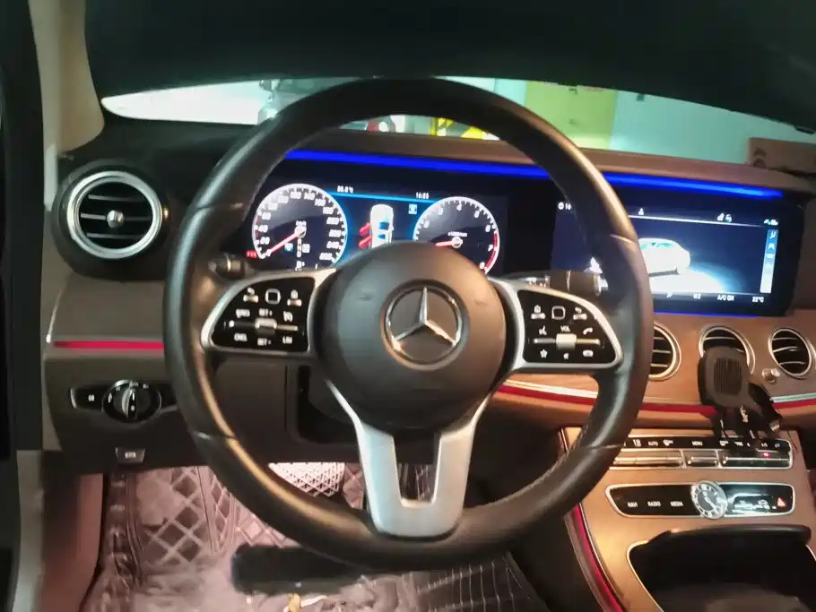 Mercedes-Benz E-Class — миниатюра 15