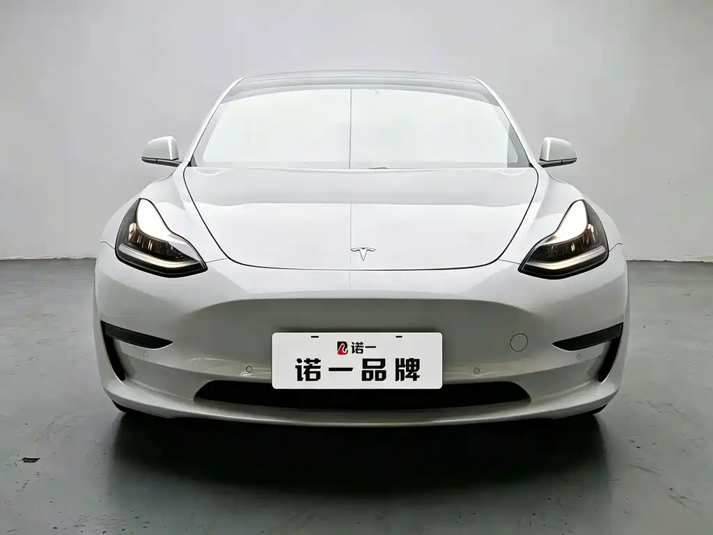 Tesla Model 3 — миниатюра 2