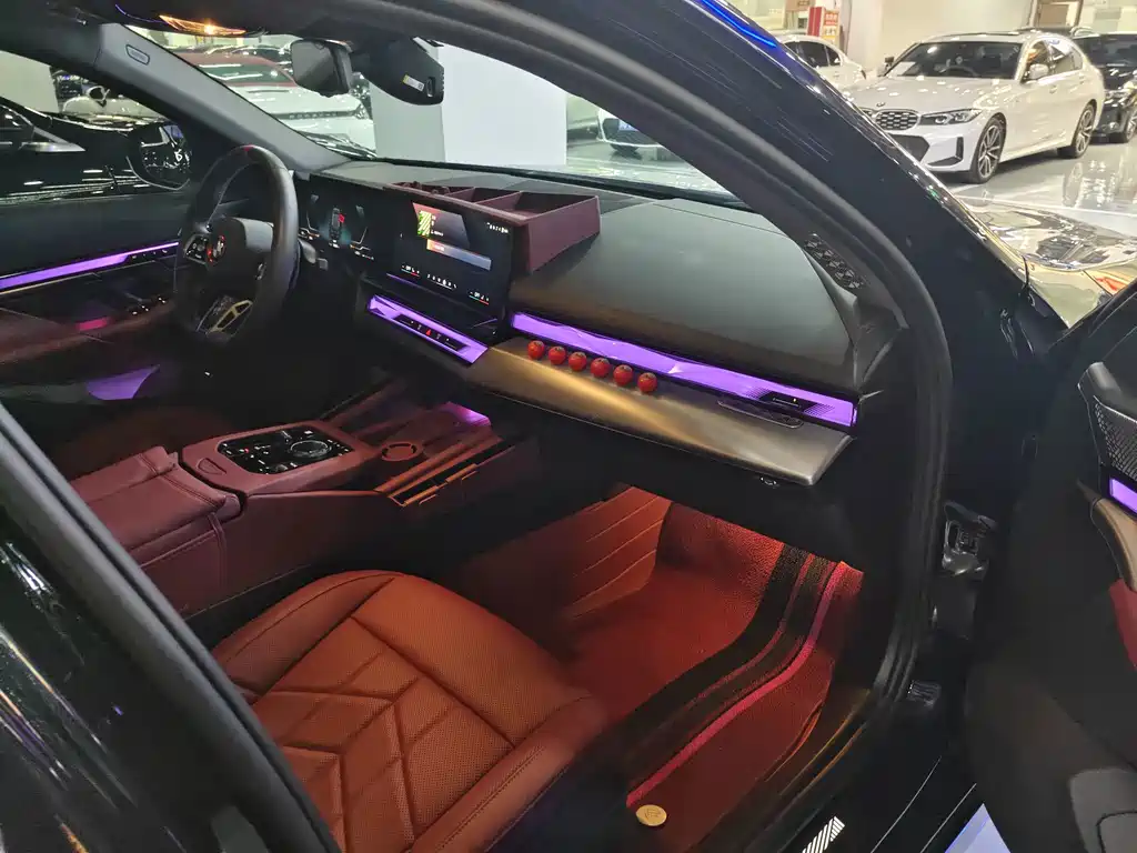 BMW 5 Series — миниатюра 23